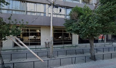 K. A Centro de Salud y Belleza