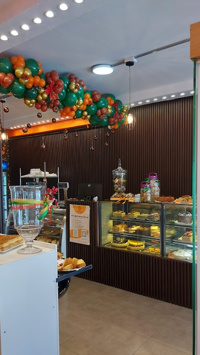 Pine Cone Bakery Panadería y Pastelería